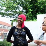 Vrouwen communiceren in Voorstad Deventer